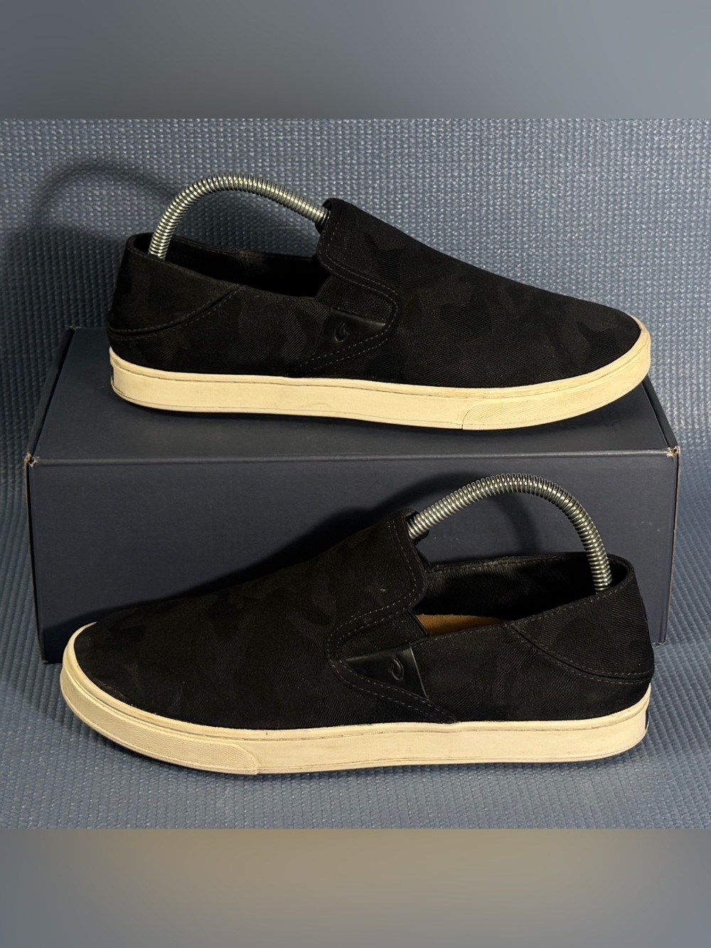 OluKai Pehuea Pai Women’s Black Camo Slip On Shoes Size 9.5